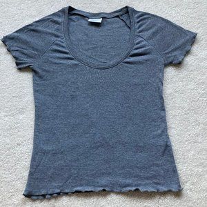 Scoop neck grey tee
